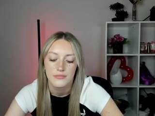 EvelynBlond live webcam show