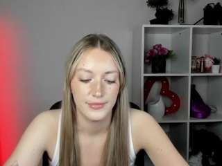 EvelynBlond live webcam show