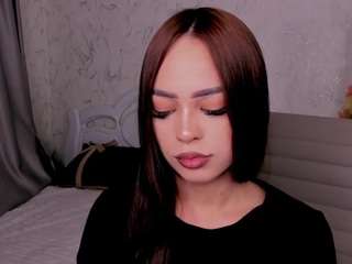 adeliya-cute webcam model