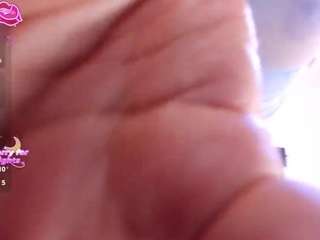 gracehill1's CamSoda show and profile