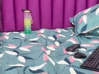 little-aprill webcam