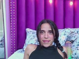 little-aprill live cam profile