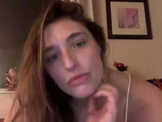 Live webcam model creamiest-peaches on Soda Cams