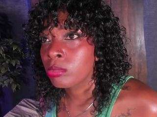 amiraahh Live Webcam on CamSoda