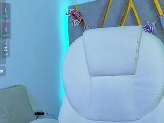 cintia-holms's CamSoda show and profile