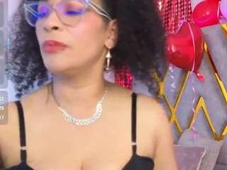 cintia-holms's CamSoda show and profile