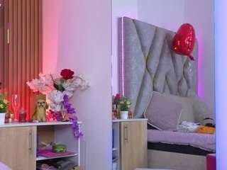 cintia-holms live cam profile