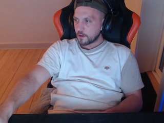 dkwhiteboy Live Webcam on CamSoda