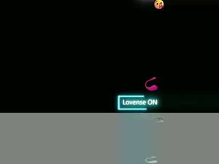 이 모델은 현재 라이브 중입니다. karoolyna