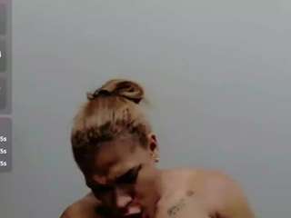 karoolyna live webcam show