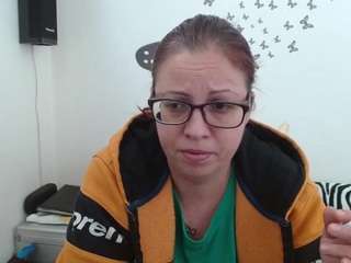 ladyhellene's CamSoda show and profile