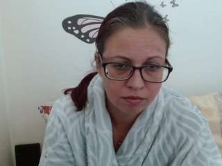 ladyhellene's CamSoda show and profile