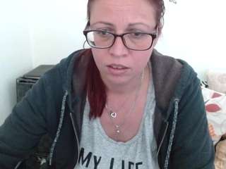 ladyhellene's CamSoda show and profile