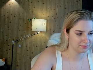 Live Sex Chat with LunasShine (@lunasshine)