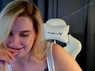 lunasshine's CamSoda show and profile