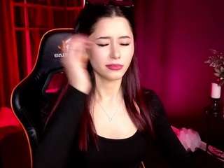 Live webcam model redmidnightgirl on Soda Cams