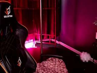 Live webcam model redmidnightgirl on Soda Cams