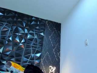 ariadnaloren live cam profile