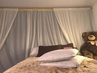 mulatalove's CamSoda show and profile