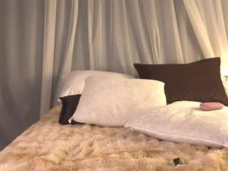 mulatalove's CamSoda show and profile