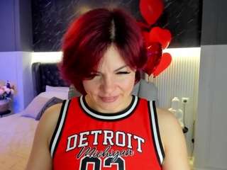 wowmaya's CamSoda show and profile