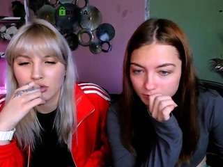  akkura-fizy chat room