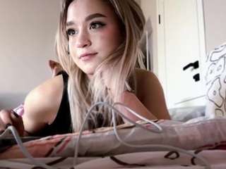 Live webcam model diannagregoroff on Soda Cams