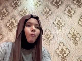 fayezaborski's CamSoda show and profile