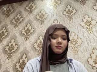 fayezaborski's CamSoda show and profile