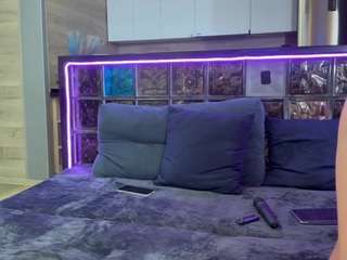 love-me-miss Live Webcam on CamSoda