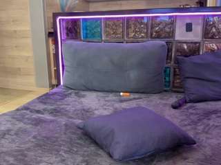 love-me-miss Live Webcam on CamSoda