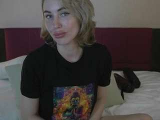 DesperateClit live webcam show