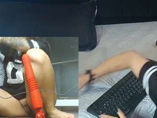 Este modelo está ao vivo agora. liaamonroe