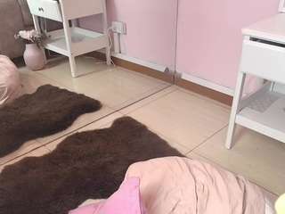 madiwalkr Bedroom live webcam