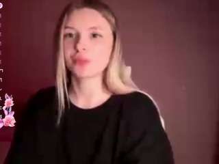 le modèle victoriamist est en webcam porno dans un show sur le site camsoda, il possède les tags suivants: anal,skinny,naked,natural,no drinking,no smoking,orgasm,pov,pussy,sex toys,shaved pussy,spank,lovense,squirter,strip,striptease,tattoos,tease,teen 18,toys