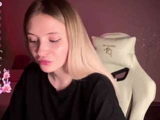 le modèle victoriamist est en webcam porno dans un show sur le site camsoda, il possède les tags suivants: anal,skinny,naked,natural,no drinking,no smoking,orgasm,pov,pussy,sex toys,shaved pussy,spank,lovense,squirter,strip,striptease,tattoos,tease,teen 18,toys