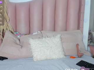 Live webcam model xyomara-wild on Soda Cams