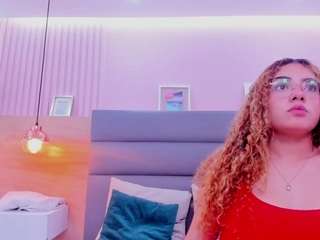 abril-dolly Dance live webcam