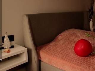 cindiekorber, female webcam model,  years old, on live webcam