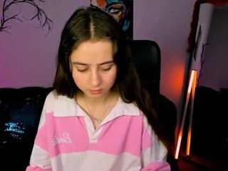 dakota-simple's CamSoda show and profile