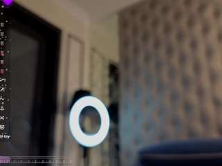 julianneedgman Live Webcam on CamSoda