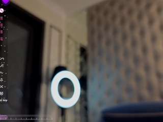 julianneedgman Live Webcam on CamSoda