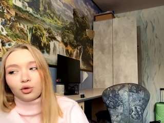 lucieyamamoto's CamSoda show and profile