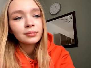 lucieyamamoto Live Webcam on CamSoda