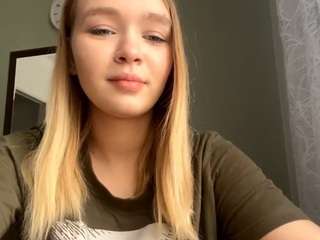 lucieyamamoto webcam model