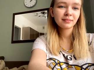 lucieyamamoto's CamSoda show and profile