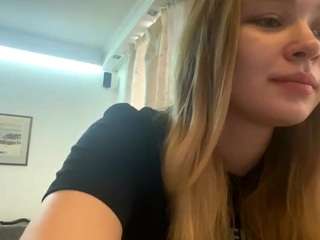 lucieyamamoto live cam profile