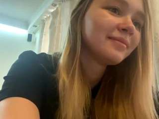 lucieyamamoto live cam profile