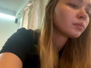 lucieyamamoto live cam profile