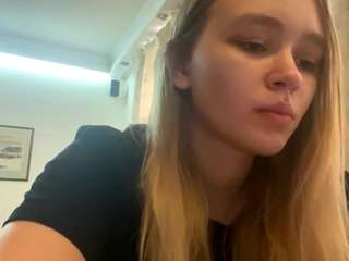 lucieyamamoto live cam profile